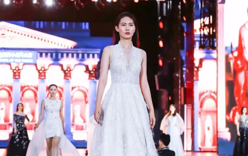 “电梯门”后向妻子转238亿！胜宏科技	，又给所有老板上了一课