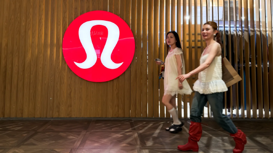 Lululemon Q2营收不及预期，全年指引大幅下调，盘后暴跌17%